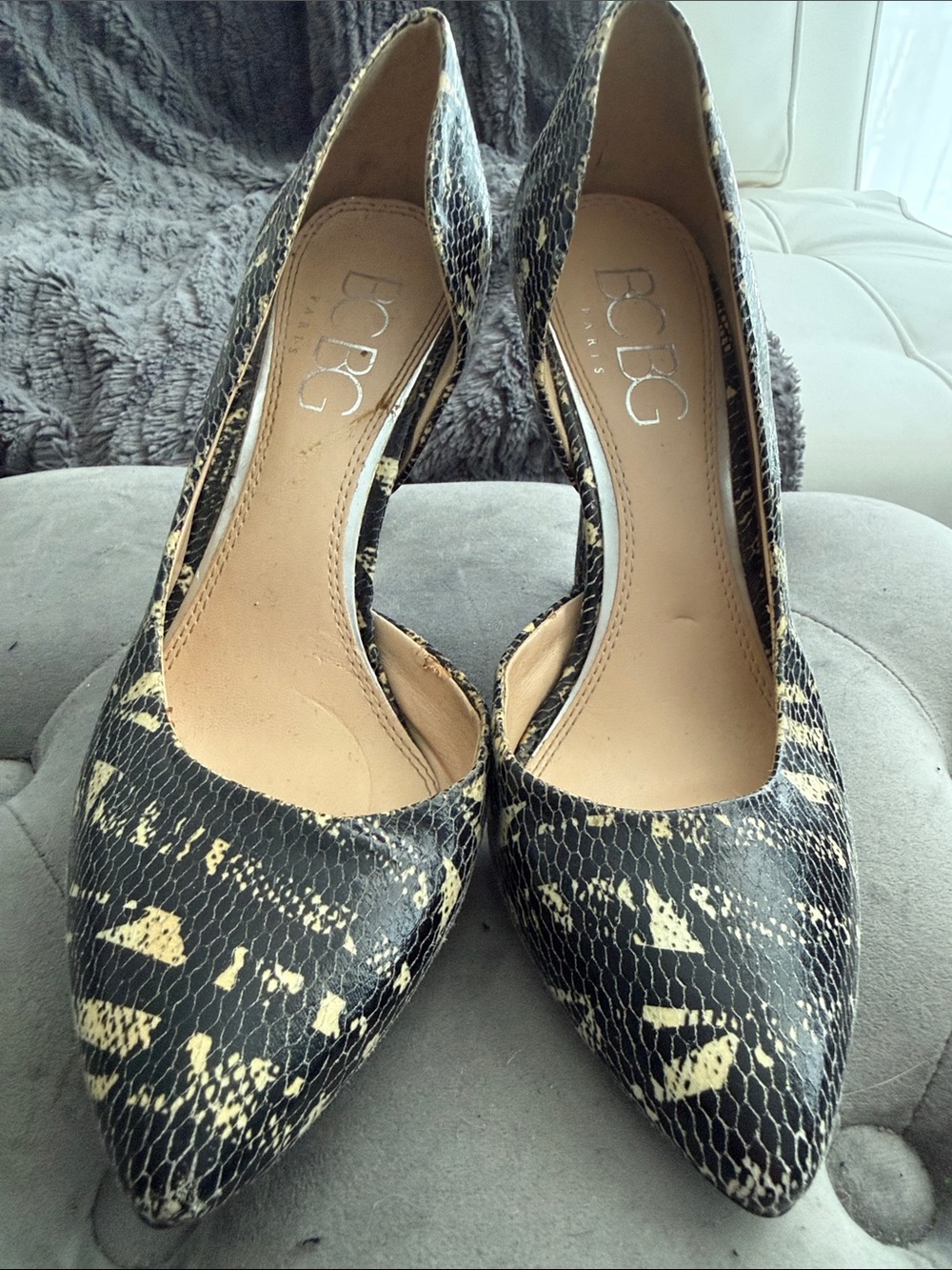 BCBG Black & Cream Snake-Print Pointed Pumps